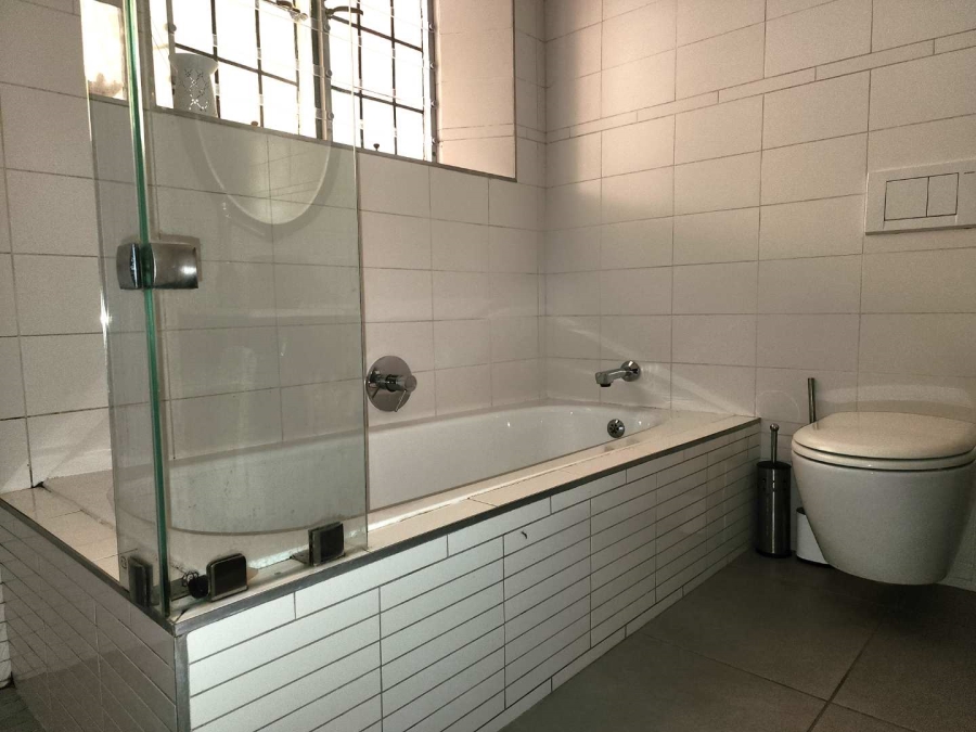 2 Bedroom Property for Sale in Sea Point Western Cape